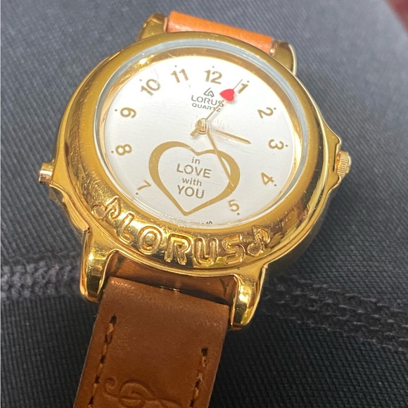 Vintage Musical Lorus Disney Watch Plays Beatles Song 'I Want To Hold Your Hand - Picture 16 of 17